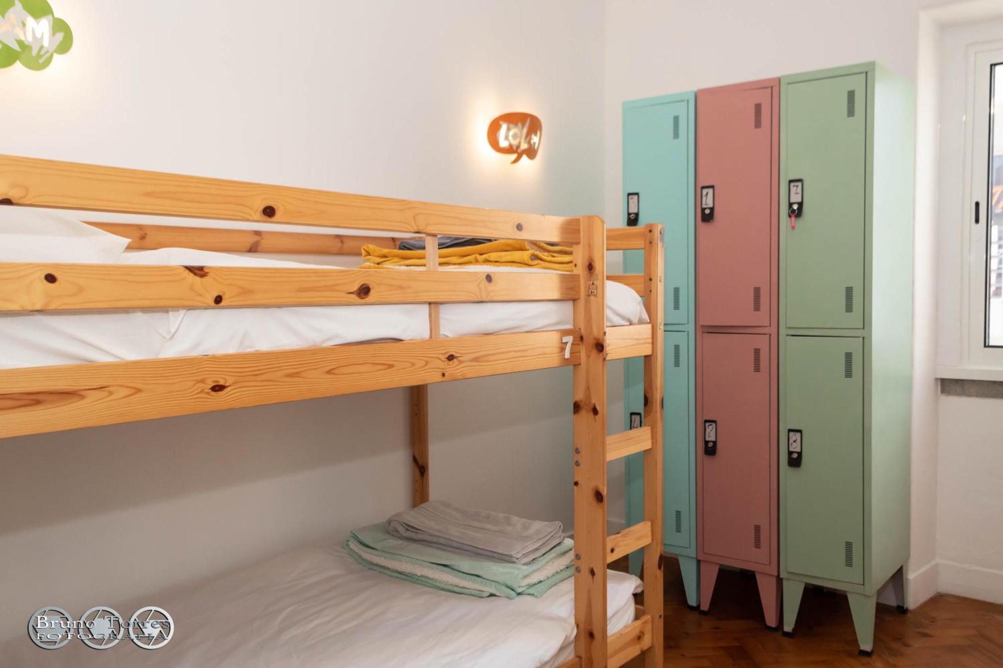 The Shed Surf Lodge Costa da Caparica Bagian luar foto
