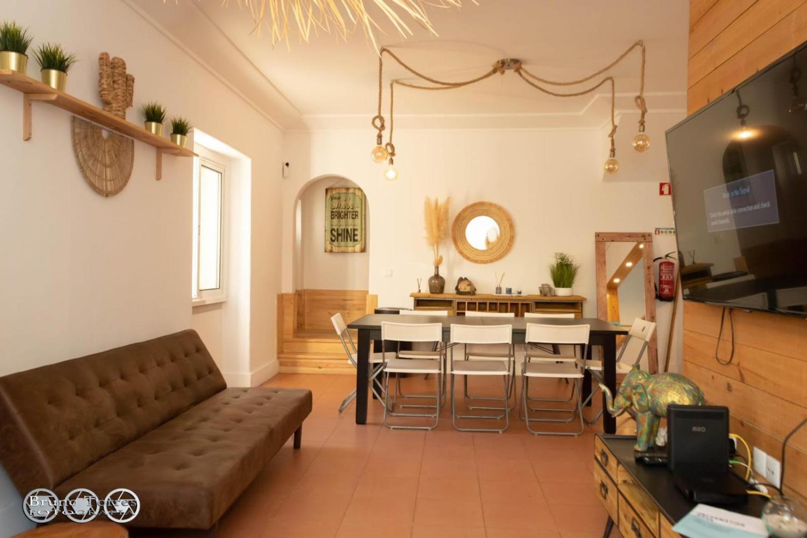 The Shed Surf Lodge Costa da Caparica Bagian luar foto